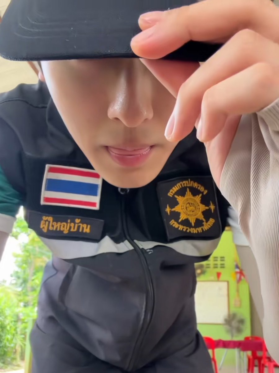 madlyl0veu's tweet photo. ใครที่กำลังเตรียมสอบกพกับท้องถิ่นอยู่ พี่กรเป็นกำลังให้นะครับ https://t.co/CDe3ILMKyr