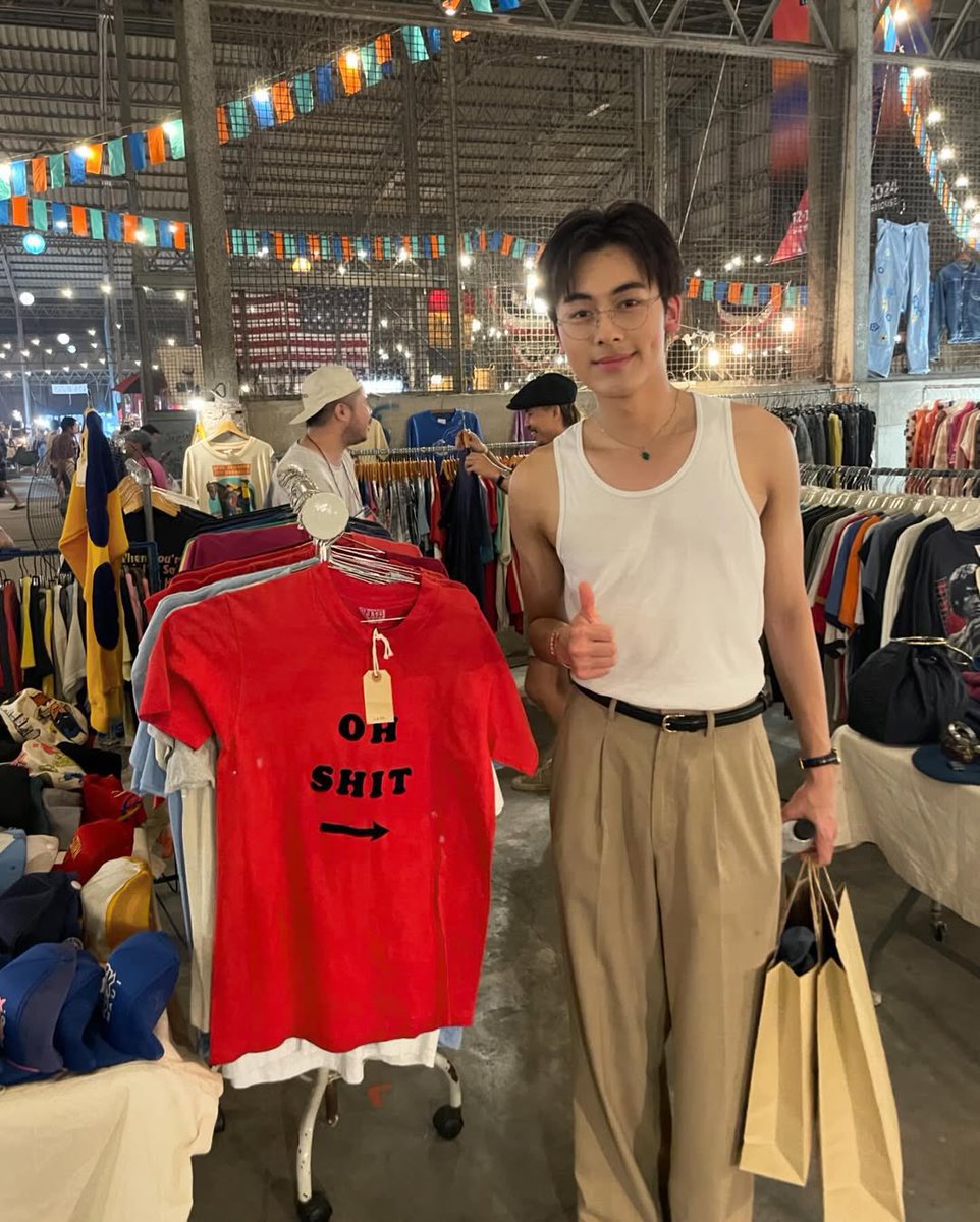 madlyl0veu's tweet photo. ใครที่กำลังเตรียมสอบกพกับท้องถิ่นอยู่ พี่กรเป็นกำลังให้นะครับ https://t.co/CDe3ILMKyr