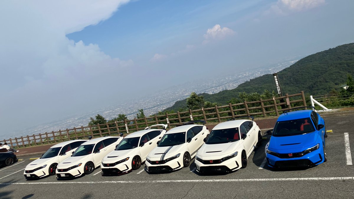 rate_fl5's tweet photo. COXボディダンパーをインストール後、芦有まで走った感想！

電サス設定スポーツモードでは、角が取れたような、シルキーな乗り味で、突き上げがマイルド。
J'Sマフラーの車内こもり音も軽減されて、長距離運転も疲れなさそうです！
@js_umehara ありがとうございました！
#JSRACING https://t.co/MashC1USU5