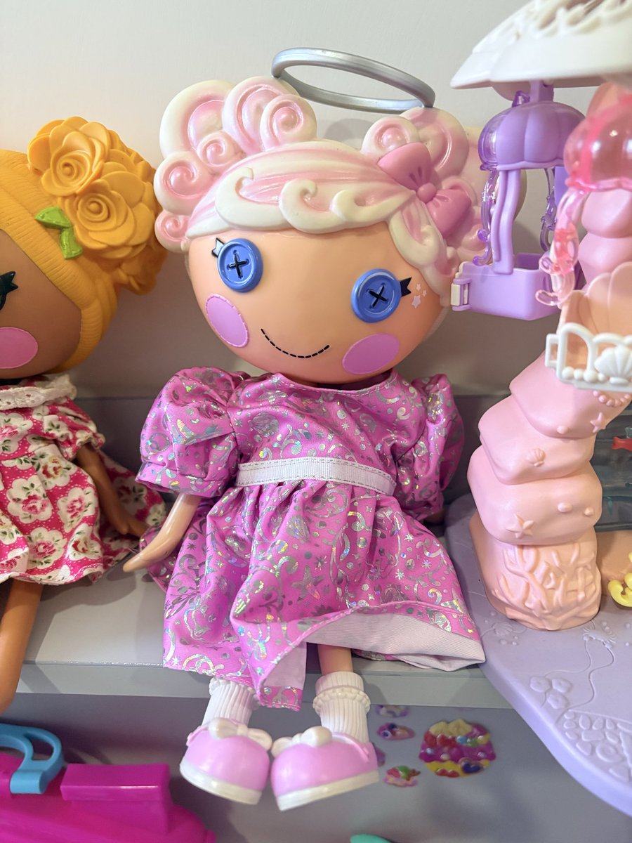 blushielili's tweet photo. wts want to sell lalaloopsy 
offer harga up 300 di dm yaa https://t.co/p0aTvGP5pi