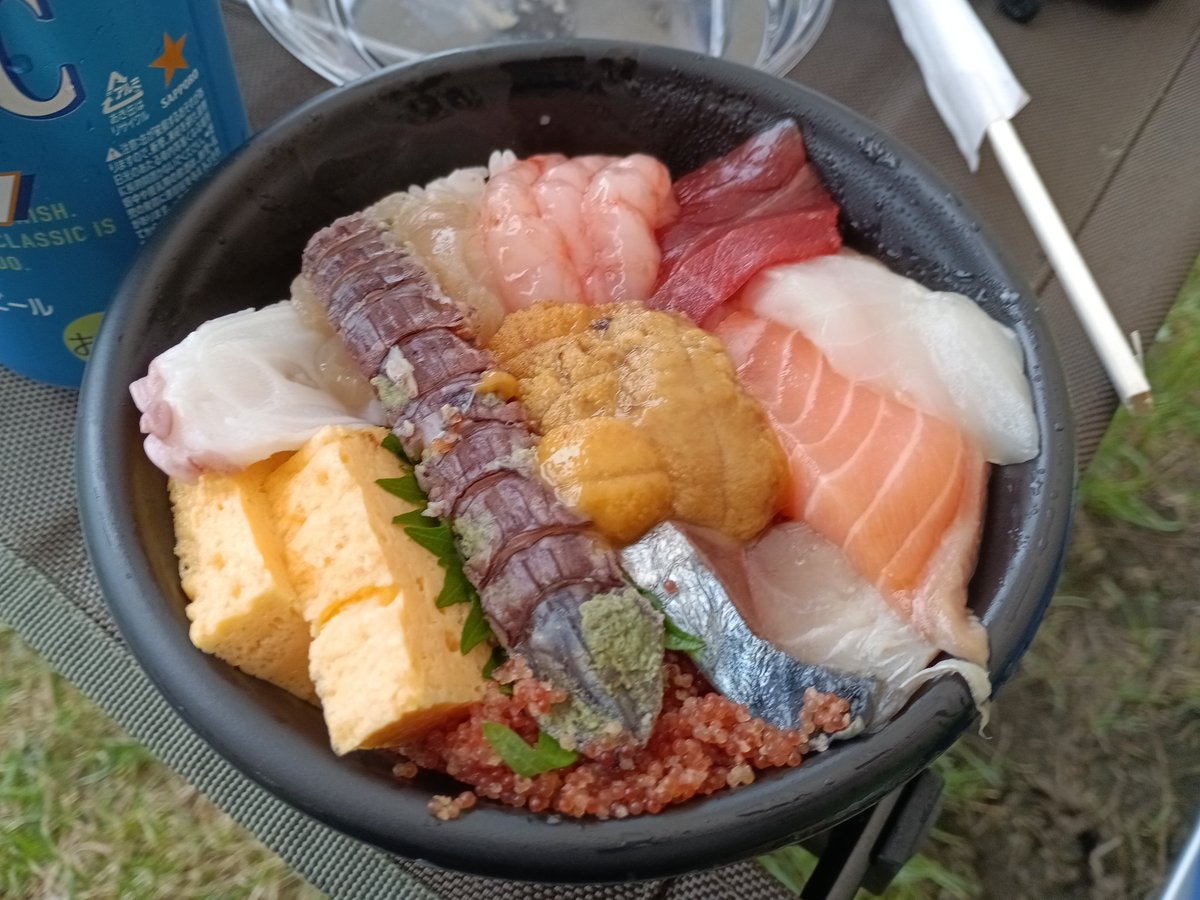 hato_oji's tweet photo. お昼寝して今からやっちゃうよ～
昨日と同じ海鮮丼 https://t.co/bQTtHXlIak
