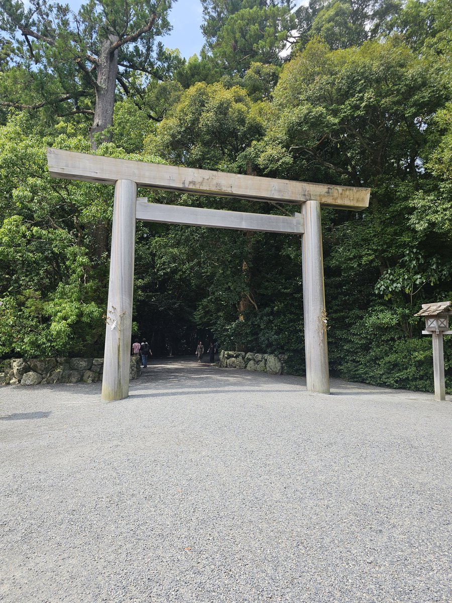 ekomyu's tweet photo. 伊勢神宮だよ https://t.co/hgwxjOyus0