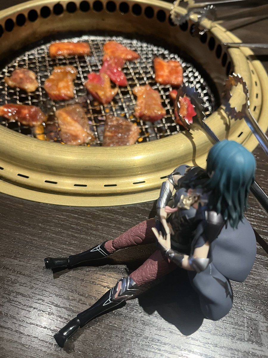 Qoppa7's tweet photo. せんせぇいっぱい食べるもんね https://t.co/odyVVSLio3