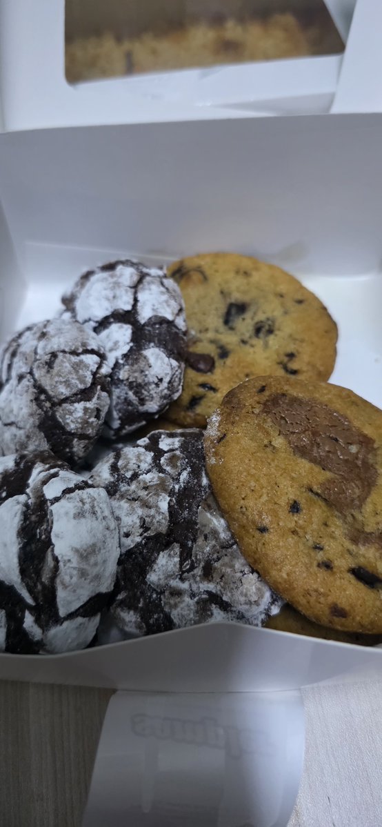 loveritin's tweet photo. Recieved na 💕💕

Naubos na ng mga pamangkin ko ung crinkles at cookies
Thank you @beabinene
#BeaBakes #BeaBinene https://t.co/a692yJ5sfG