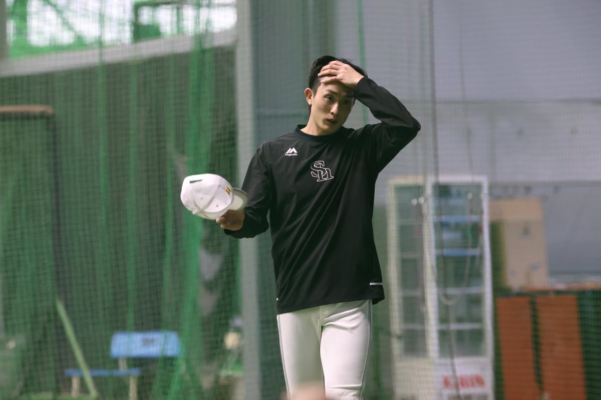 takafullc2's tweet photo. 【スタメン】
7月18日vsロッテ @ ZOZOマリン

1一 正木智也
2中 周東佑京
3指 近藤健介
4三 栗原陵矢
5左 柳町達
6右 山本恵大
7二 牧原大成
8遊 川瀬晃
9捕 海野隆司
投 大津亮介

#sbhawks #鷹フル https://t.co/WHcjViwJi3