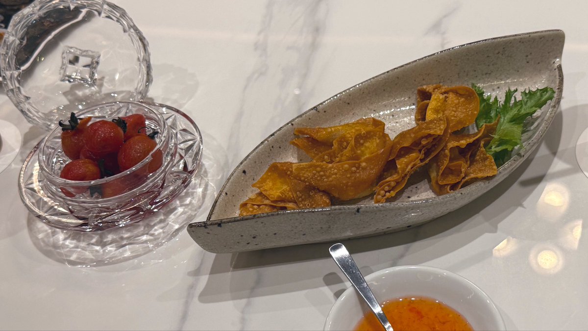 9203258abc's tweet photo. 大阪のKITTEにしかないらしい東寶ってシンガポール中華料理？がめっちゃ美味しかった🌟
お店の雰囲気も良くて気に入ったから東京にも来てほしい😻 https://t.co/bWu05fj2HX