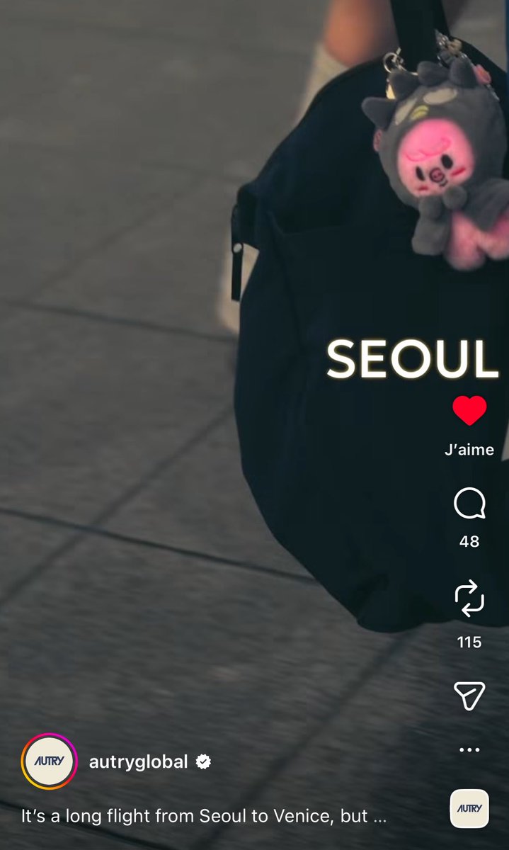 binnilogy's tweet photo. changbin’s logo being dwaekki’s tail 😭😭😭 https://t.co/Tm0j9f26f1