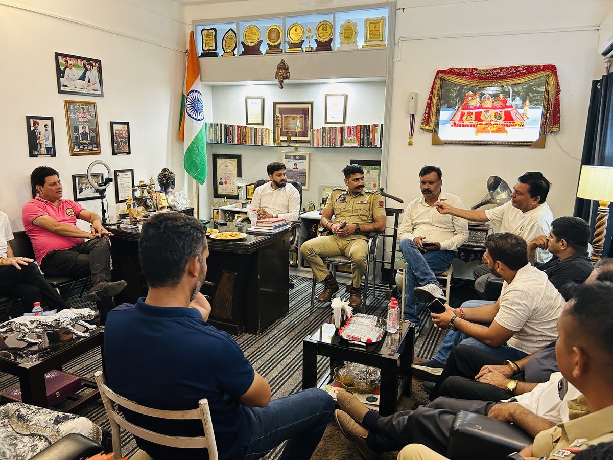 taruunuppal's tweet photo. The Jambu Lochan Civil Society, comprising all senior members of the association and the Incharge of the Police Post, Talab Tillo, Jammu, convened a meeting at my office chamber today.
#CommunityFirst #TalabTillo #Jammu #CivilSociety #Collaboration https://t.co/Fswh9ZkJNZ