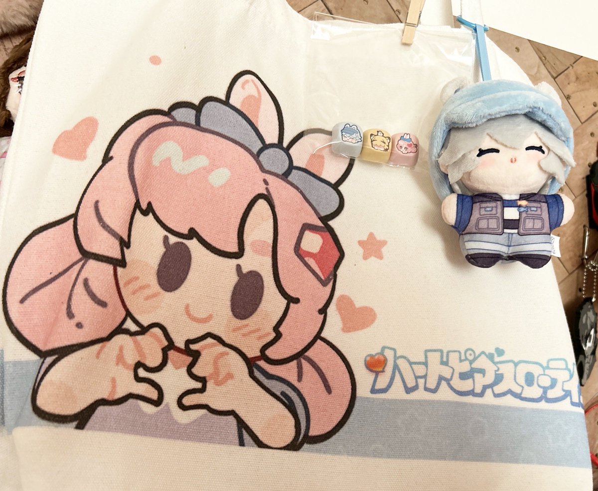 sasikuro's tweet photo. 今日はハートピアのサマーフェアイベントに行ってきました！ブランクさんが本当に目の保養で🙏胸元のポケットにヴァンニアさんいるのにも気付いて可愛かった🥰新大久保の人波に酔ったけど、特典も豪華だったし楽しかったです😭 https://t.co/V9GFCoajVs