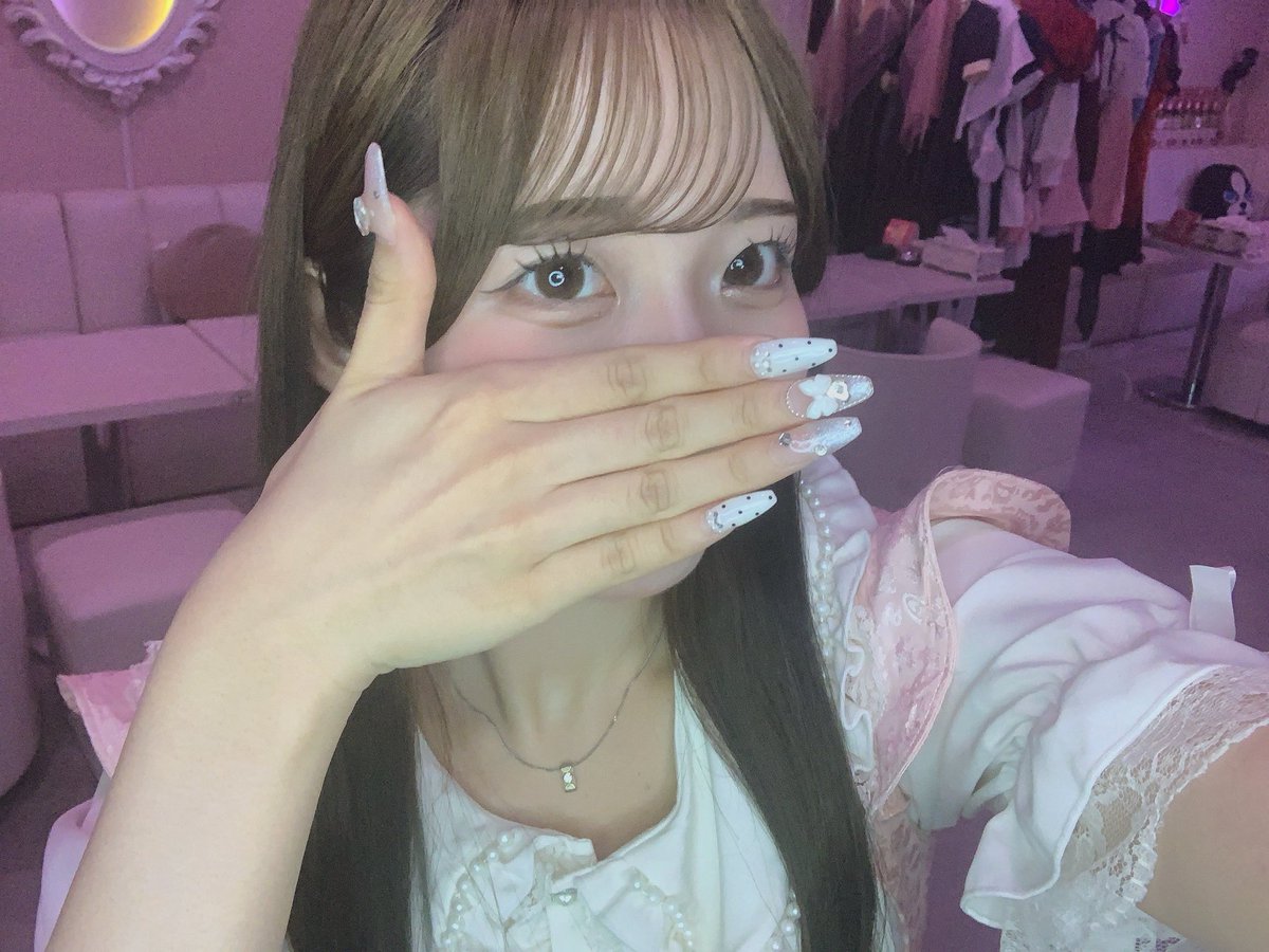 bellu_vene's tweet photo. 本日もベルベネOpen🔔

⌛️営業時間⌛️
17:00〜23:00

ゆゆ@yuyu_belluvene 
もな@monapi_u 
みる@miru__uu8 

本日もご帰宅お待ちしてます🎶

#コンカフェ　#コンカフェ嬢 #コンカフェ営業　#メイドコンカフェ　#野毛　#桜木町 https://t.co/iXR5nToSWR