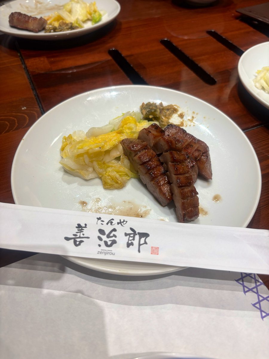 akanefukuda's tweet photo. 仙台で終活のお仕事してきた💪

こちらは昨晩のめっちゃ美味しかった牛たん😋

さて！このまま大阪公演に向けての稽古へGo💃急げっ💨

ミュージカル #黒革の手帖
🖤大阪公演ご予約受付中🖤

福田朱子🎟️予約フォーム💁‍♀️
大阪🐙扇町ミュージアムキューブ CUBE01
7/24(金)〜26(日)
https://t.co/3SlHp4mEkl https://t.co/QZqFZLuxwQ