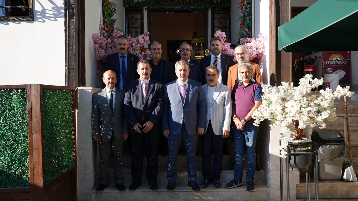 bbpgenelmerkez's tweet photo. Genel Başkanımız Sayın @Mustafa_Destici, Sivas Gazeteciler Cemiyetini Osman Ağa Konağı'nda ziyaret ederek Başkan Sayın Kemal Doğan'a ve Yönetim Kuruluna hayırlı olsun dileklerini iletti.
Misafirperverlikleri dolayısıyla Sivas Gazeteciler Cemiyeti Başkanı Sayın Kemal Doğan'a ve Yönetim Kurulu üyelerine teşekkür ediyor, görevlerinde başarılar diliyoruz.