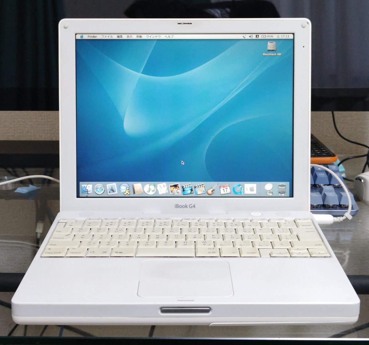 lun_blanc's tweet photo. iBookきた！キーボードの黄変以外はかなり状態良し！ https://t.co/a880Ry0ued