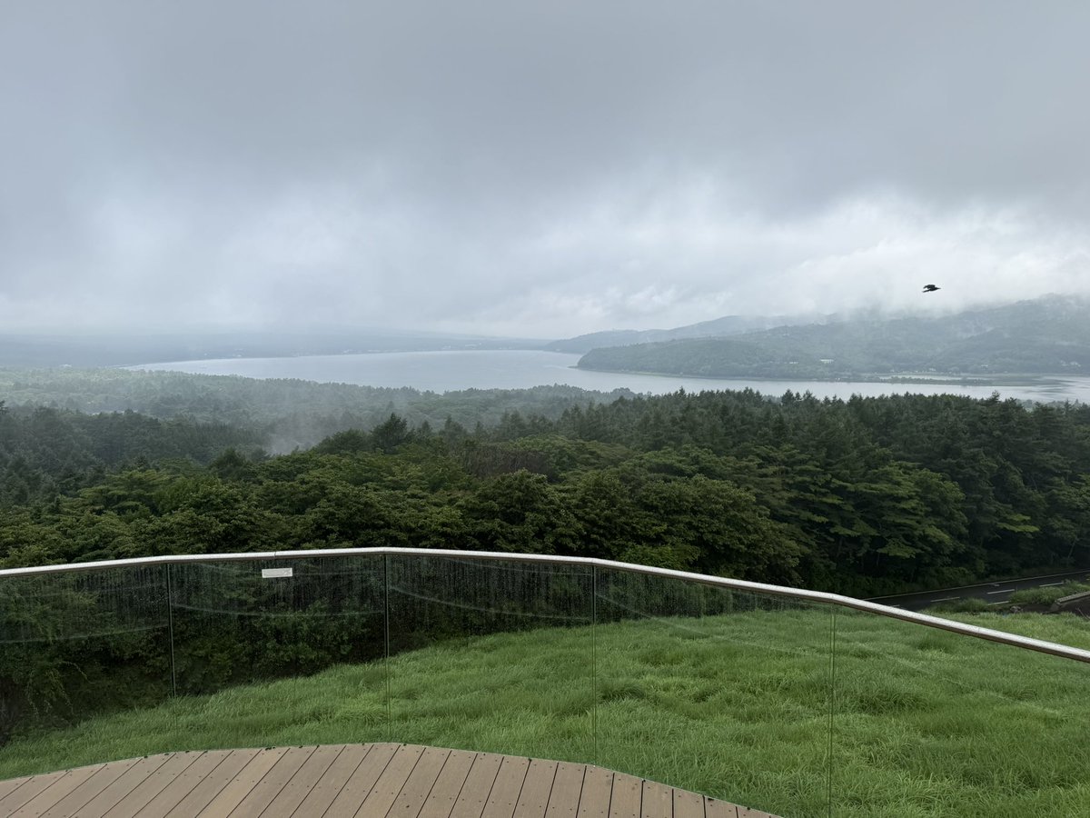 satoshi46shiku's tweet photo. #日常 #日常垢
今日は富士山を見に山梨へ残念ながら見れず悲しい！またリベンジしたいな笑
でも夏らしいもの食べて夏始まったなって感じでよかった！ https://t.co/Wn14wuCkS7