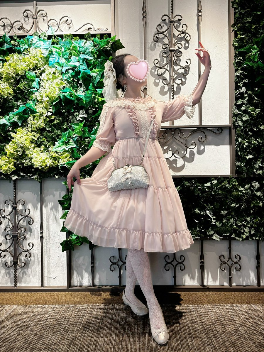 MakoS5252's tweet photo. ちゃるさん(@Chalulu_lolita ) とQ-pot CAFE. 日比谷でお茶しました🫖

ボリュームたっぷりのランチプレートも可愛いお菓子も大変美味しかったです✨

お洋服はイノワさまのエマOPです。軽いシフォン素材でお袖は透けているので、真夏の必需品です💕 https://t.co/lhhCPImHB4