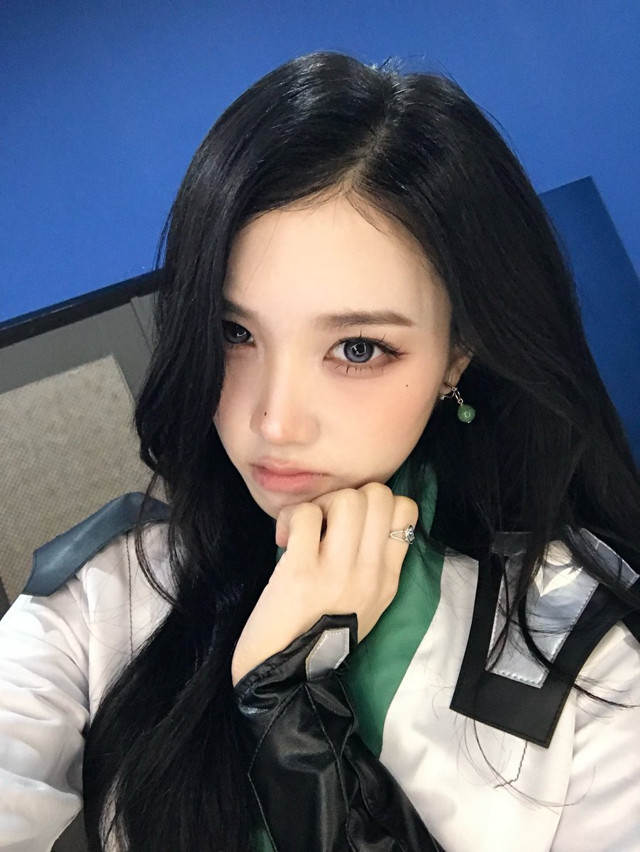 S_22182120812's tweet photo. ❄️☃️ 260718 설린 코스모톡 Sullin Cosmo talk
valorant sage
#트리플에스 #tripleS #トリプルS
#S22 #설린 #Sullin #ソルリン #ซอลลิน
#코스모톡 #Cosmotalk https://t.co/86z5qrW83X