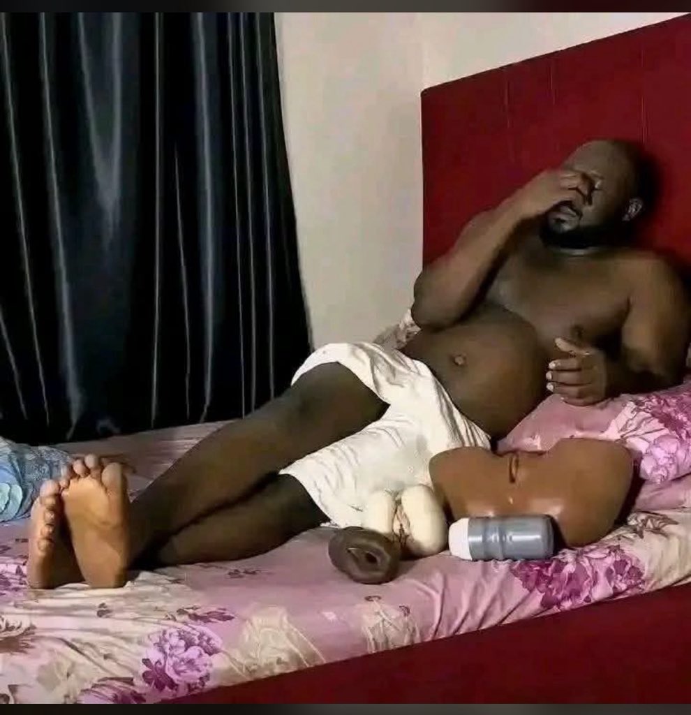 YawBenz3's tweet photo. Pocket tots  every where wana uncle no wan pay for wigs anymore 😂 https://t.co/RTRKyBBd5k