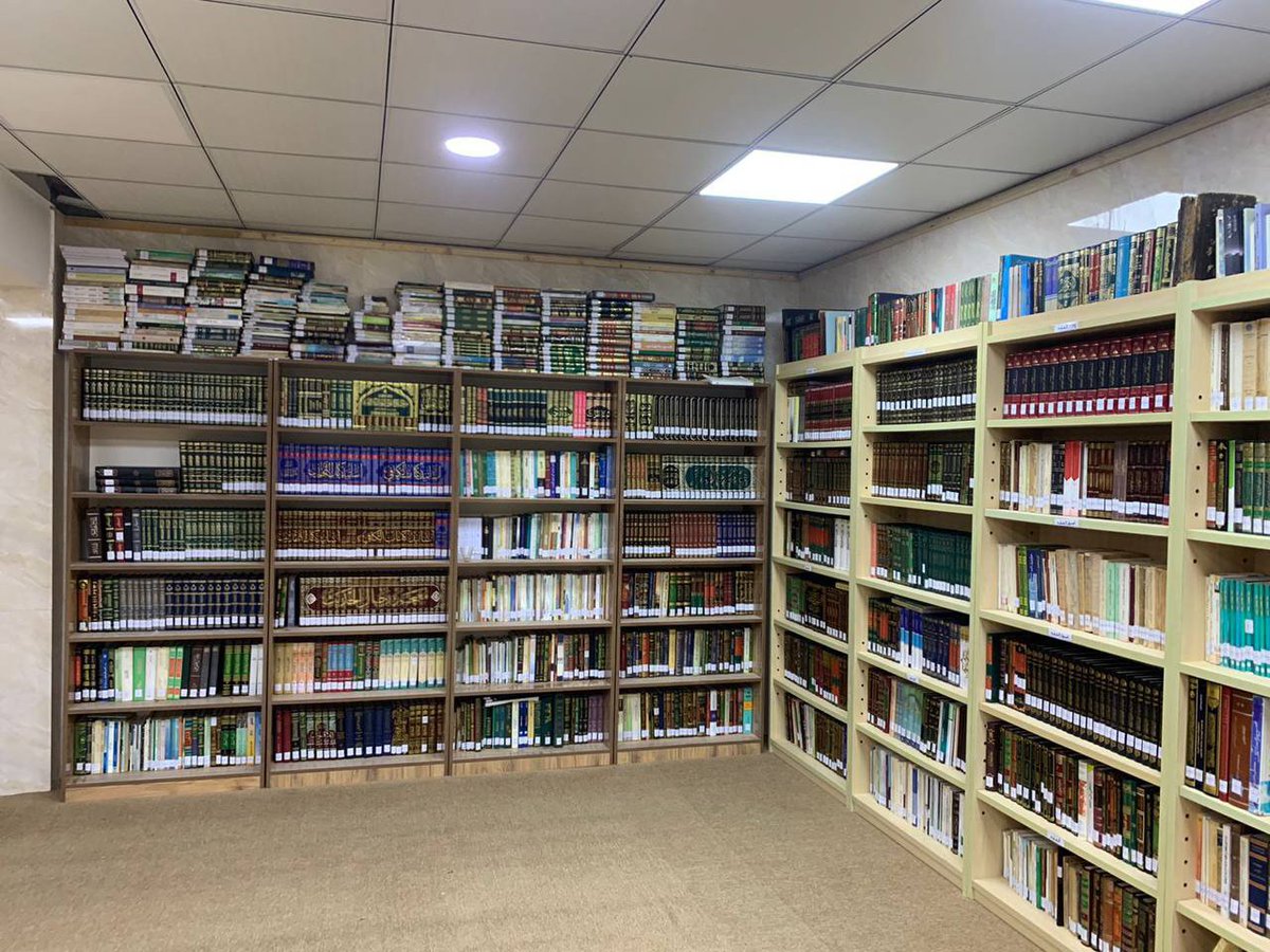 a1nz3q's tweet photo. "جسدٌ هنا، وقلبٌ هناك، وبالٌ بعيدٌ جداً" https://t.co/khOWsFbfSj