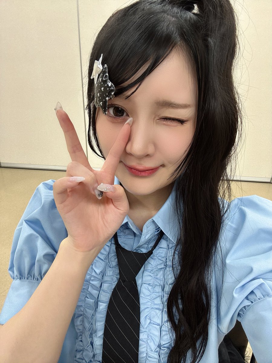aaanna1205's tweet photo. ひまフェスは猛暑のイメージがあったけど今年は雨! 野外フェスならではですね☂️♩
お足元の悪い中遊びにきてくれて､そしてライブも一緒に楽しんでくれて本当にありがとうございましたт т
お水飲んで､ゆっくり休んでね。。!

野木町で歌えて嬉しかったです! 地元の皆さんもありがとうございました🌻 https://t.co/zzai80A5yQ