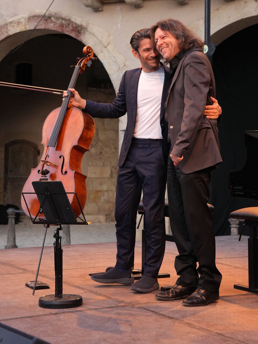 GautierCapucon's tweet photo. 🎶 #UnEteEnFrance #UEEF2026
Hier soir à Labastide-d'Armagnac dans les Landes
🎶Avec Elise Bertrand au violon et Maxime Grizard au violoncelle
et Frank Braley au piano 

📍Ultime concert de cette 7e édition d’Un été en France
Ce soir Samedi 18 Juillet à 20h30
au phare de la pointe Saint-Martin
64200 Biarritz - Pyrénées-Atlantiques
Concert Gratuit et sans réservation  
 🎻🎹 👉 https://t.co/l8GgQBwYD0
📷  (c)SocieteGenerale/ArnaudSpani
@societegenerale @FondationGC