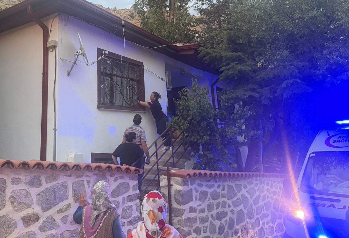 sozajans63's tweet photo. 3 gündür haber alınamayan kadının kızının yanına gittiği ortaya çıktı

 https://t.co/Gp91uJSVNM 

#kadın #kayıp #aramakurtarma https://t.co/ntELsVGkxM