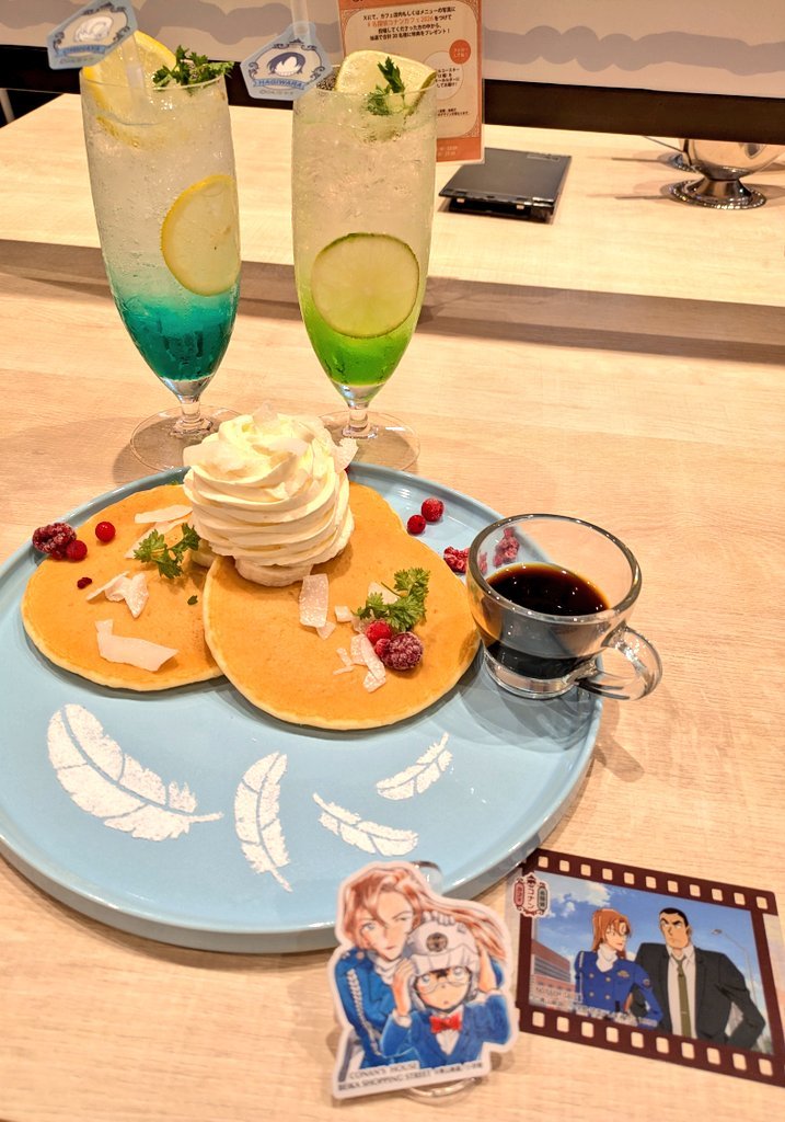 butterfreee's tweet photo. すこし前にリハビリがてら行ってきましたー☕今年やっとコナ活らしいことできたよ😭hgwrきょうだいのドリンク美しすぎてずっと眺めてたい🫧
病状が芳しくなくて落ち込んだりもしたけど、これで元気でた！！体力もどしていろんなとこ行くぞ🔥 https://t.co/EZf70C9GJy