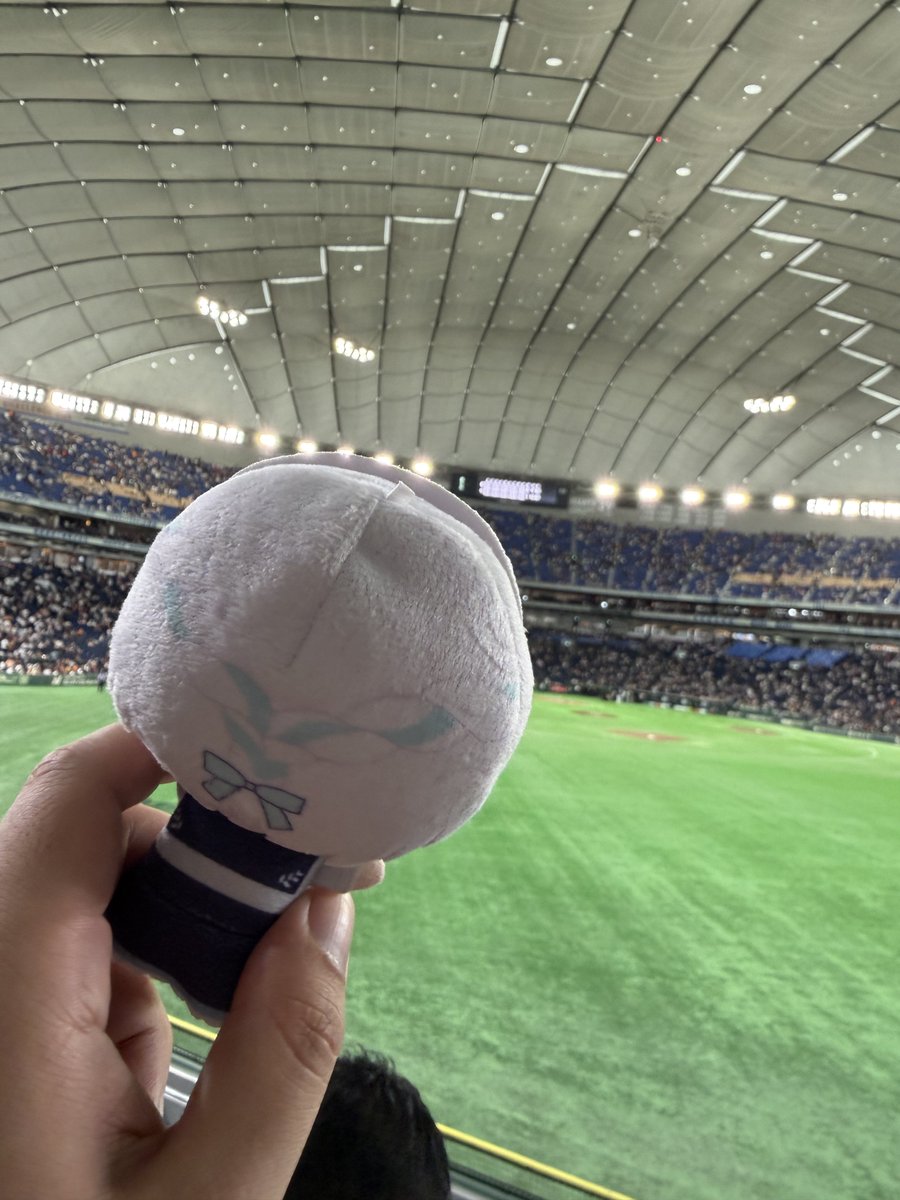 KenSplatoon_2's tweet photo. リ「センパイ！こんな試合を見にこさせたんですか！？二度と見に行きたくないです！！！ところで現地チケットいつ空いてますか！！？？」 https://t.co/M49sW18gQg