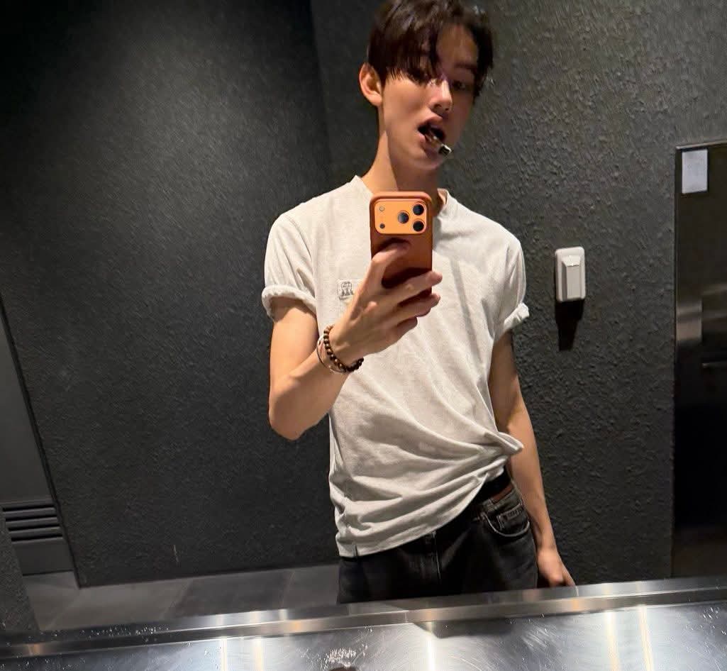ShweSummer41581's tweet photo. @eomlandvnfp Eom seonghyeon is the best.Good luck today, baby.

SEONGHYEON BEGINS TOUR ERA

#SEONGHYEONxPYPD
#SEONGHYEON #성현
#PYPD_IN_INCHEON https://t.co/z388zKnw1j