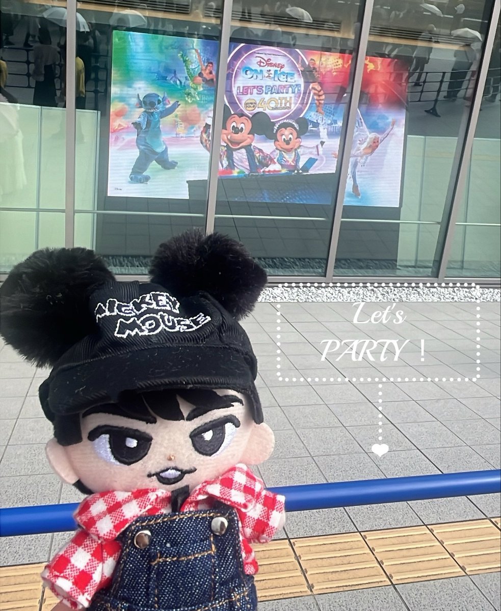 shigure0419's tweet photo. 初のDOI行って参りました⛸️✨️
作品ごとに短くそれぞれの作品のストーリーで展開していく中でのパフォーマさんたちの美しい滑りだったりスゴ技なパフォーマンスだったりが見れて本当に感動でございました( ᵕᴗᵕ )
席だいぶ上の方だったのだけど全体見渡せて逆に良かった!
#SnowHappyMemory https://t.co/7NV539U6jN