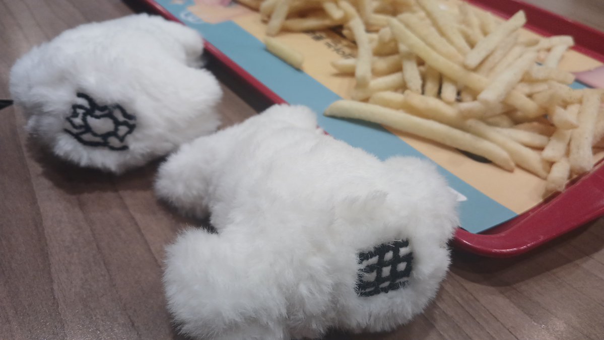 MO4_Ms_fox's tweet photo. 애당초 우리는 밥이 먹고 싶었기에 온 것이 아니다. 이곳의 훌륭하고 앤티크한 공간에 잠기고 싶다는 니즈로 인해... 더보기 https://t.co/D00rU9NX49