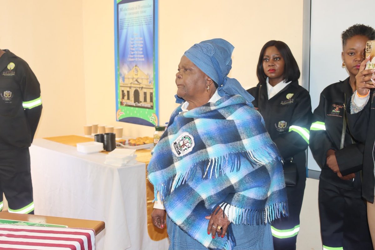 DBE_SA's tweet photo. Deputy Minister of Basic Education, Dr Reginah Mhaule, is today commemorating Nelson Mandela Day at Setumo Sephethe Primary School in the North West. In partnership with the Kwetso Foundation, the Department of Basic Education will also mark the official opening of the Kwetso Library, reaffirming a shared commitment to promoting literacy, expanding access to knowledge and creating opportunities for learners. As we honour the enduring legacy of Tata Nelson Mandela, we are reminded that service, compassion and education have the power to transform lives and build stronger communities.

#NelsonMandelaDay #67Minutes  #GovZAUpdates