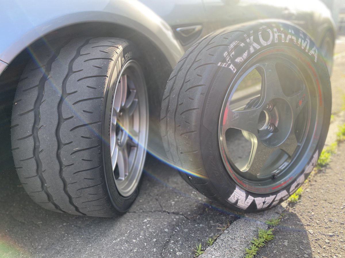 ats_zoom's tweet photo. 懐かしいツイートにいいねきた、
今は太履き男

9.5J 265/35r18 AD09
8J    245/40r19 Z3 https://t.co/Spj4HlJwvn