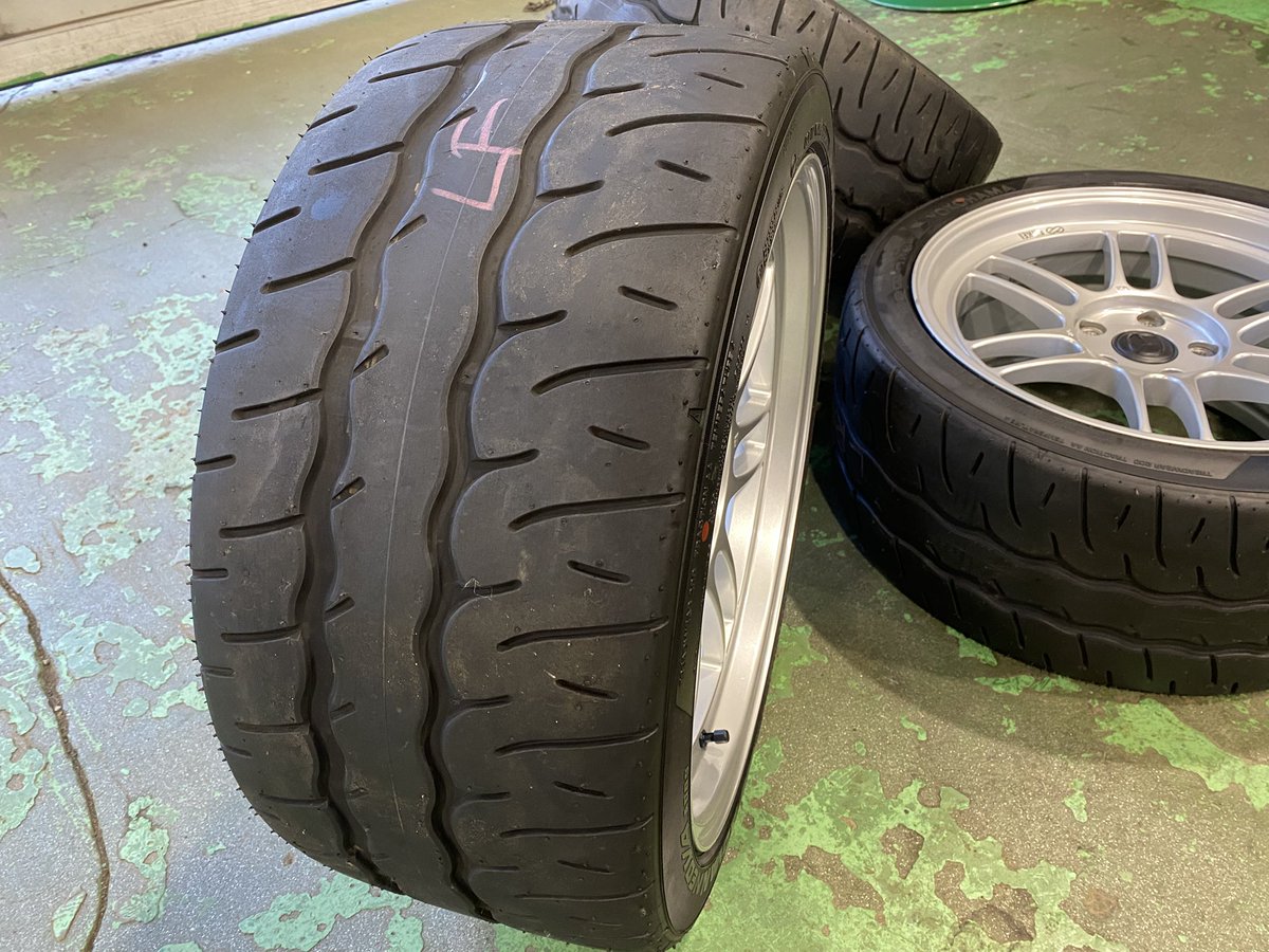 ats_zoom's tweet photo. 懐かしいツイートにいいねきた、
今は太履き男

9.5J 265/35r18 AD09
8J    245/40r19 Z3 https://t.co/Spj4HlJwvn