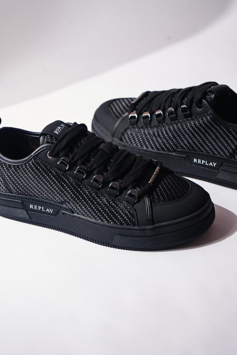 SnK_StreetGym's tweet photo. Stealth style with everyday attitude 🕶️
The Replay Raily Custom Carbon Sneaker delivers clean lines with an all black finish.

Shop in-store and online🇿🇦
Replay Raily Custom Carbon Sneaker
R 2,999

#snk #replay #replayjeans https://t.co/9hrTYmOAfO