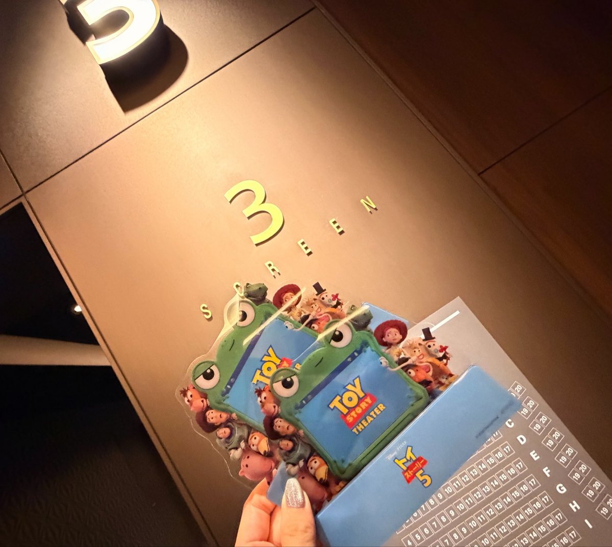 hi_me_ko's tweet photo. トイストーリーシアターで5観てきた❗️ジェシー席だった🫶
コメディ部分がどれも吹き出すくらい面白くてシリーズで1番好きかも❣️ブレイズ性格良すぎる🥹サングラスピザ、推し🥹 https://t.co/nnmmx6CwWq
