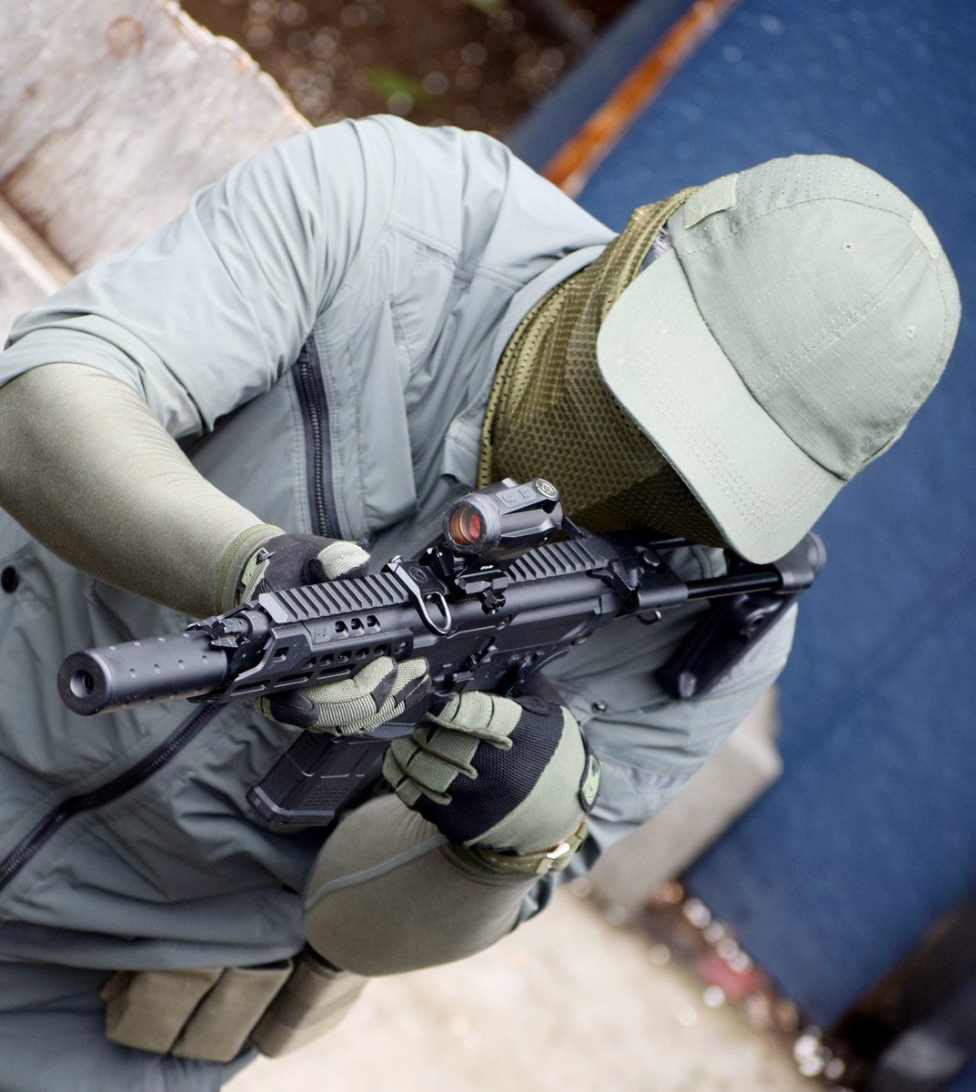 AIRSOFT_WATER's tweet photo. ｢TｰMOUT｣
アカ と オジ 定例会!?
蒸し暑い一日でした
若かりし精鋭達は紅きマーカーを腕に
対する、くたびれた…いや、かつて精鋭だった？ 初老の衆はマーカー無し
午前は五分五分だったが、昼過ぎるとボロボロにw
気概だけはね…オジ達よくやった👏
 #サバゲー
 #サバイバルゲーム
 #T_MOUT https://t.co/RTuvJYDnKX