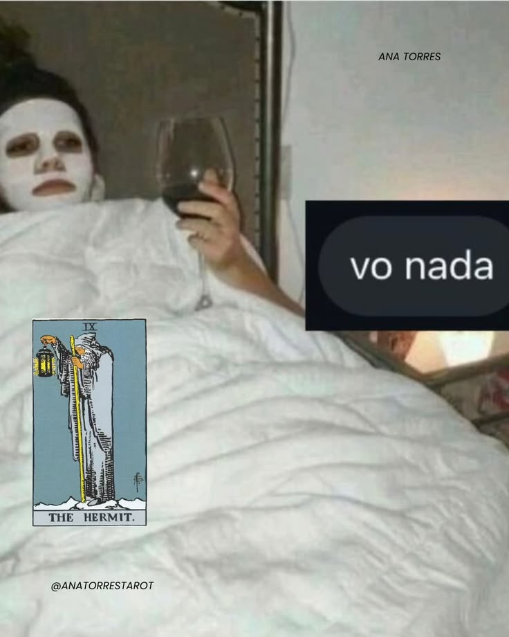 _LoloTarot's tweet photo. mais um final de semana longe dos perigos noturnos https://t.co/b9jrTdzKsL