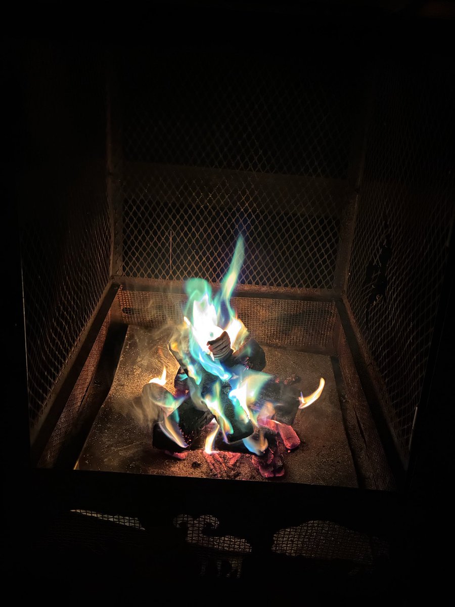 yor0202's tweet photo. やっと酒飲める🍶今日は寝ずの番です🔥 https://t.co/FmHlx8xUFd