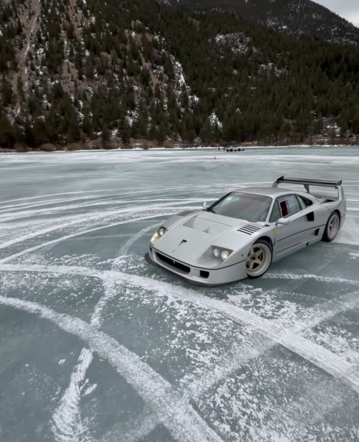 ZyroCar's tweet photo. Ferrari F40 https://t.co/xCuKTkfaJB