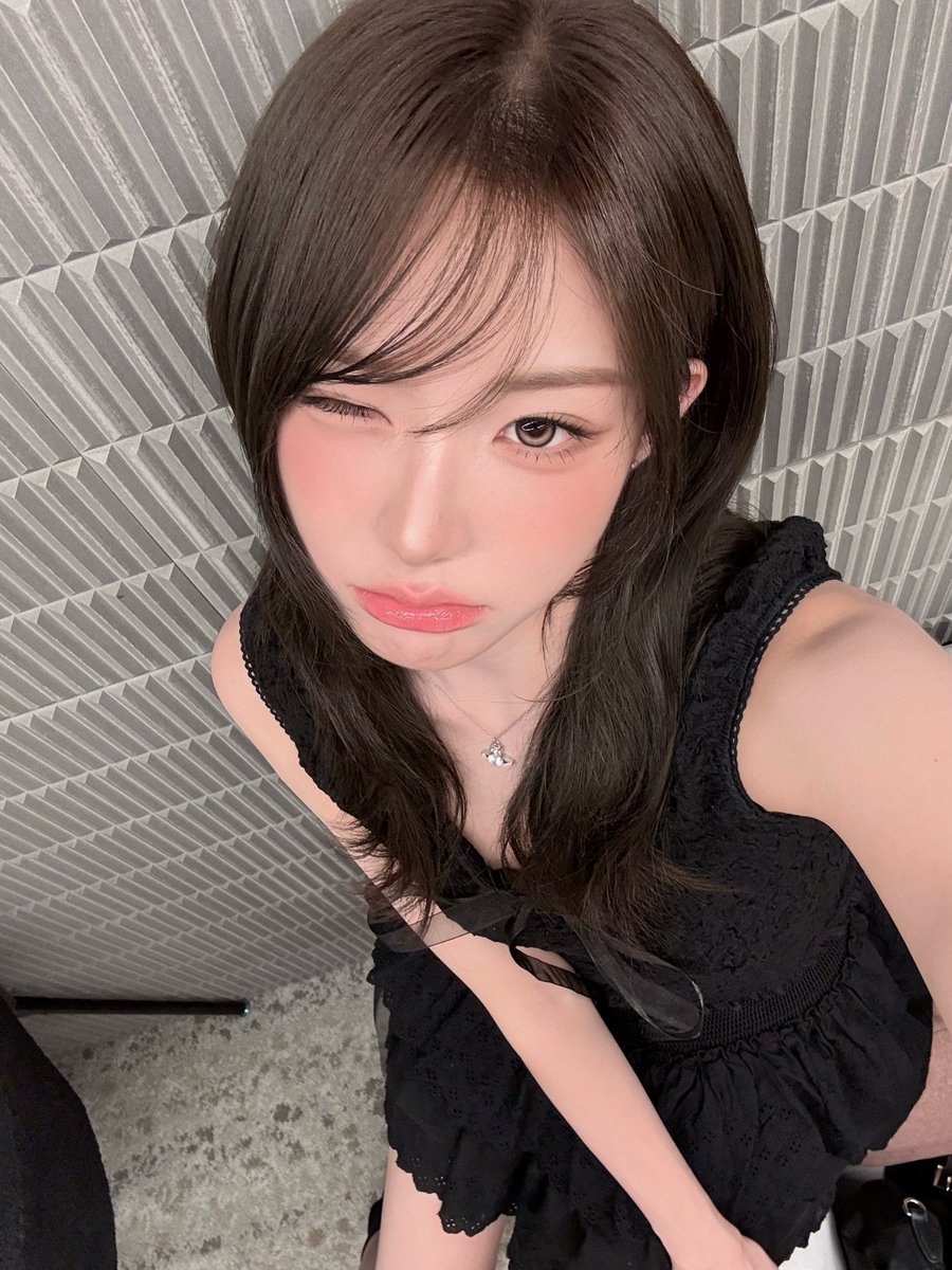 gapyeonghaus's tweet photo. [260718]
#tripleS Xinyu COSMO Room update 🦊

#Xinyu #신위 #シンウィー https://t.co/22yfR2G24z