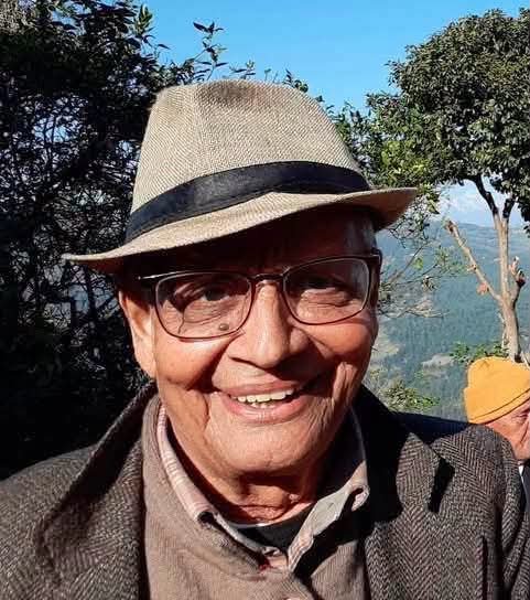 NCPurnaKhadka's tweet photo. २०४६ सालको आन्दोलनपछिको अन्तरिम सरकारका अर्थमन्त्री तथा नेपालको लोकतान्त्रिक र नागरिक आन्दोलनका अग्रज- एक अथक याेद्धा ,
प्रतिकुल समयमा पनि अर्थसचिव हुँदा देखिनै शुसासन र अर्थतन्त्र सुधारमा उहाँले लिएका साहासिक निर्णयहरु र अडान मार्फत उत्तरदायी राज्य व्यवस्थाका पक्षमा पुर्याउनु भएको योगदानहरुले देबेन्द्र राज पान्डेजि हामी बिच सधै अादर्णिय र अविस्मरणीय  रहिरहनु हुनेछ ।
उहाँको निधनकाे दुःखद खबरले स्तब्ध र अत्यन्त दुःखित बनाएकाे छ, उहाँ प्रति हृदयदेखिनै भावपूर्ण श्रद्धाञ्जली अर्पण🙏 तथा 
शोकाकुल समस्त परिवारजन र अाफन्तहरुमा 
गहिराे  समवेदना ब्यक्त गर्दछु🙏