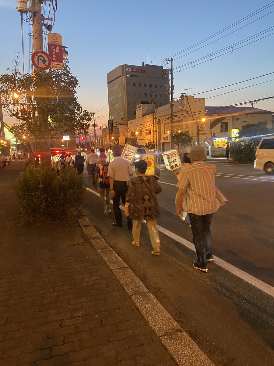 byebyeoma's tweet photo. 【８月のバイバイ大間原発はこだてウォーク】
8月22日（土）行灯ウォーク
18:30 千代台公園にて集会
19:00 ウォーク出発
千代台公園→本町交差点左折→ベルクラシック横で解散
8月は恒例の第3日曜日ではなく、土曜日の夜です。

↓↓昨年の行灯ウォーク https://t.co/AZm9slwKpE