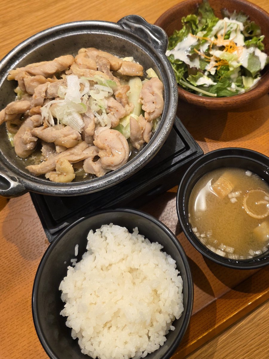 Sasurai21's tweet photo. ♨️小江戸温泉 KASHIBA
📍埼玉県川越市
🍚けいちゃん定食
🍦あまおうソフトクリーム
川越散歩でたっぷり歩いたあとは天然温泉で汗を流してまったり✨
広々としたお風呂でゆっくり疲れを癒やしリラックスして夜ご飯は岐阜ご当地グルメ｢けいちゃん定食｣を堪能😋
川越を一日満喫✨
ごちそうさまでした🙏 https://t.co/BOdekjKjtD