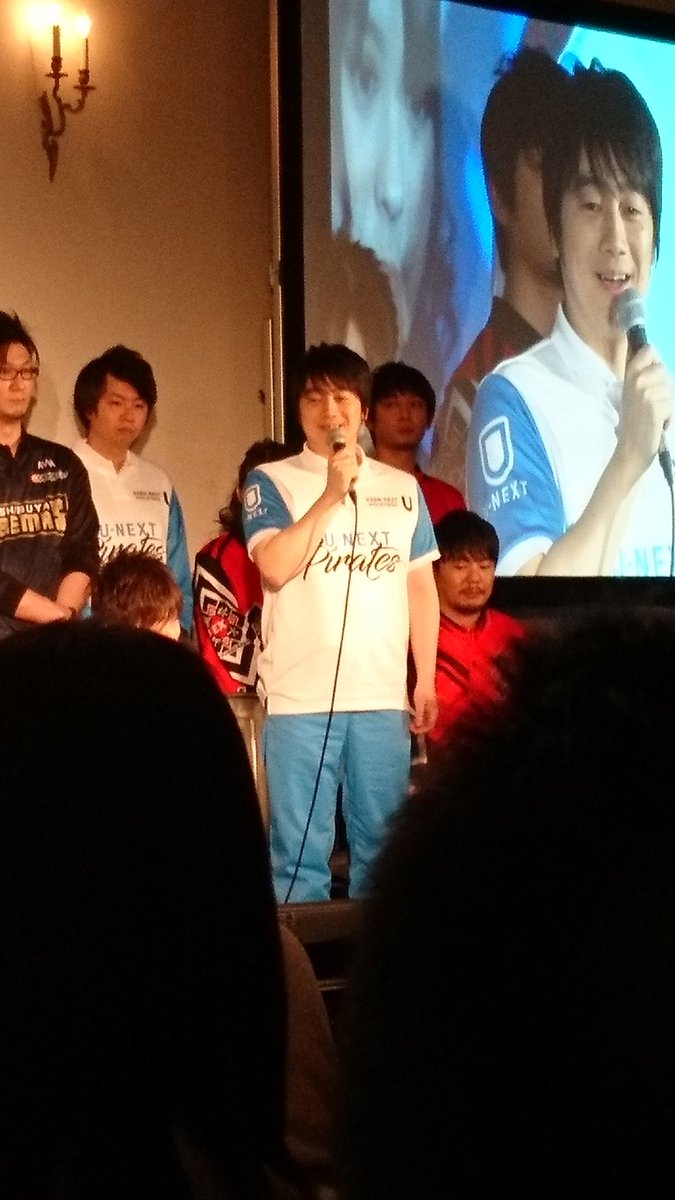 CUBE69984805's tweet photo. 子どもが生まれてからはなかなかリアルタイムでMリーグを追えない事が多かったけど、これからも剛さんの事もパイレーツの事も大好きです!!北海道のパイレーツ感謝祭で剛さんが目の前で歌って下さった(神席だった)事は一生忘れません！これからも応援しています！子どもの次に大好きです！
#小林剛 https://t.co/SkG1bGThmE