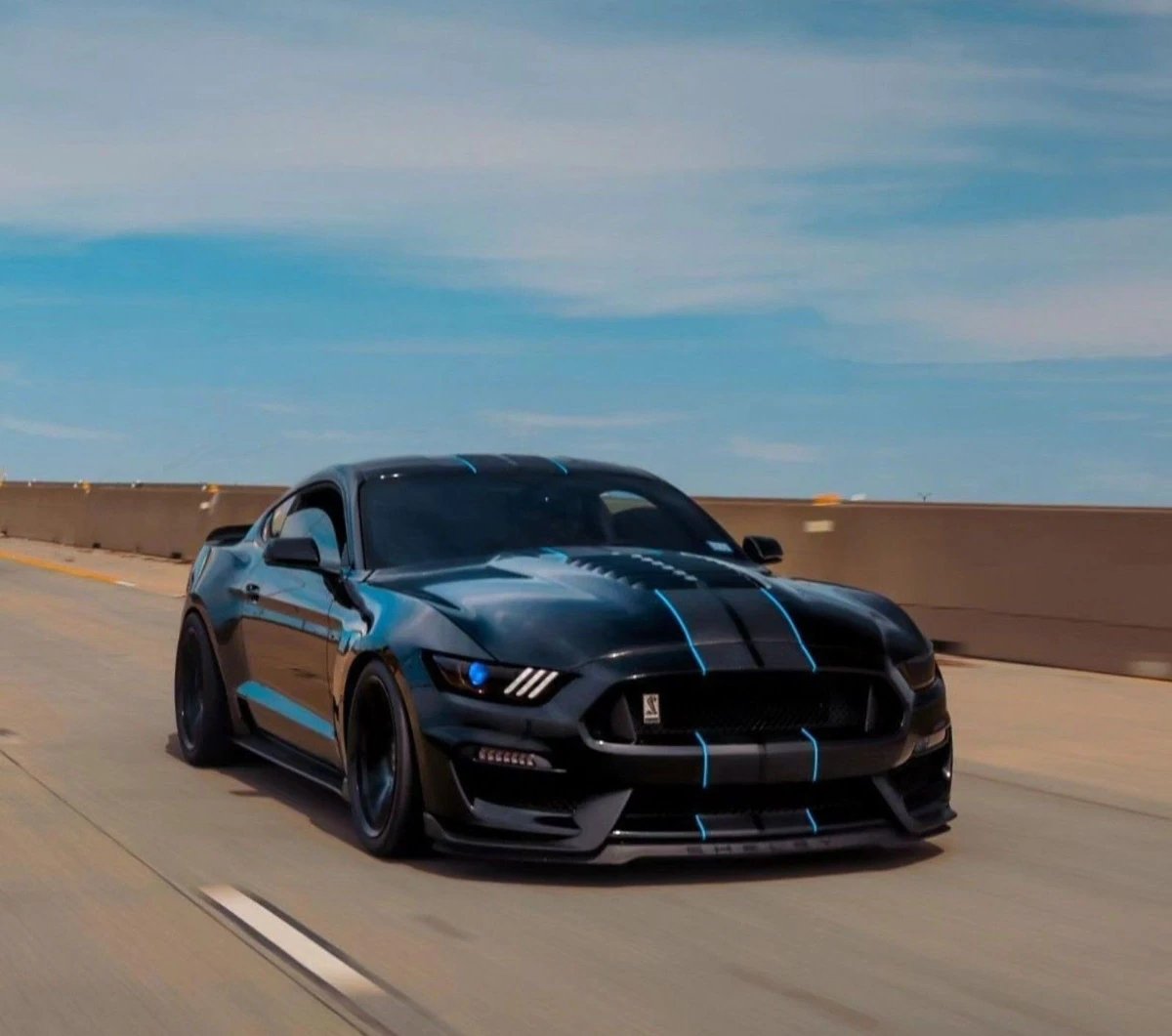 rintosensai's tweet photo. Some machines have a pulse. This one has a heartbeat that echoes in your chest. 🔥🖤 https://t.co/bVaJT1vsTr