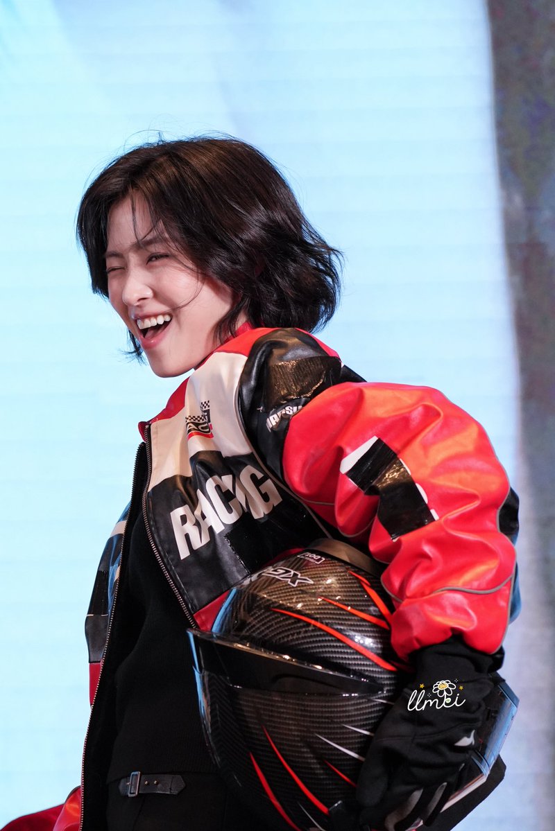 LIULIUMEI0417's tweet photo. 260718 ms1.0 SHANGHAI
잘생겼다🏍️😎

 #ITZY  #류진 #RYUJIN https://t.co/gIoou0m9pv