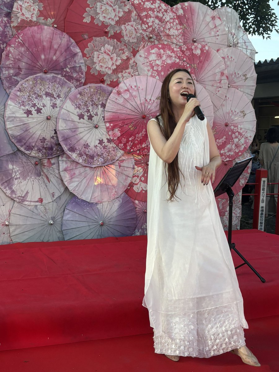 WM5913's tweet photo. 7月18日(土)別小江神社⛩️
夏祭り
仕事帰りに行ってきました🤗
久しぶりでした
ミレアさんにお会いすることできました
#MILLEA
お元気な姿拝見しました😃
素敵な歌声🎤
ありがとうございます🙏
2023年5月13日
Collaboration
Talk & Live in #大法寺
ライブのとき以来でした😉
#長谷雄蓮華 https://t.co/WKLsMrWM58