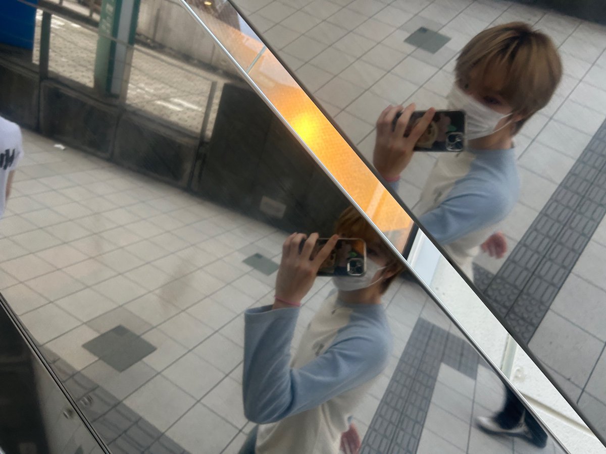 maatttoo00's tweet photo. 오늘 데이트 한 사진 바로 풀어주는 착둥이 https://t.co/OSITYGPLlD