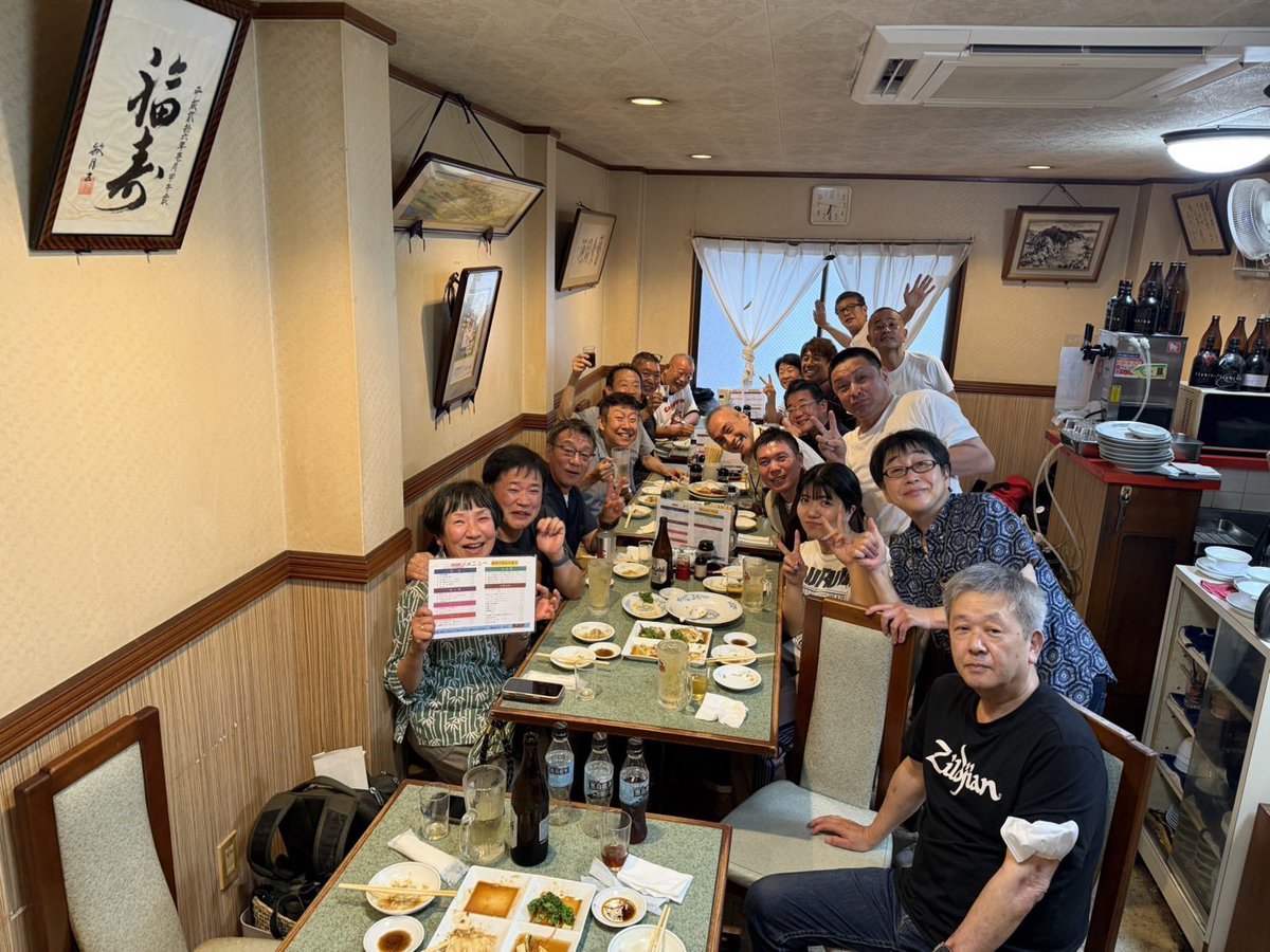 tsuru2chan's tweet photo. 笑福亭鶴瓶師、
無学（旧松鶴邸）での
最終公演、
鶴瓶師ご夫妻を囲んでの
打ち上げも凄く楽しかったです☺️
本当に最高の一日でした‼️☺️ https://t.co/GSE6Ftq3CK