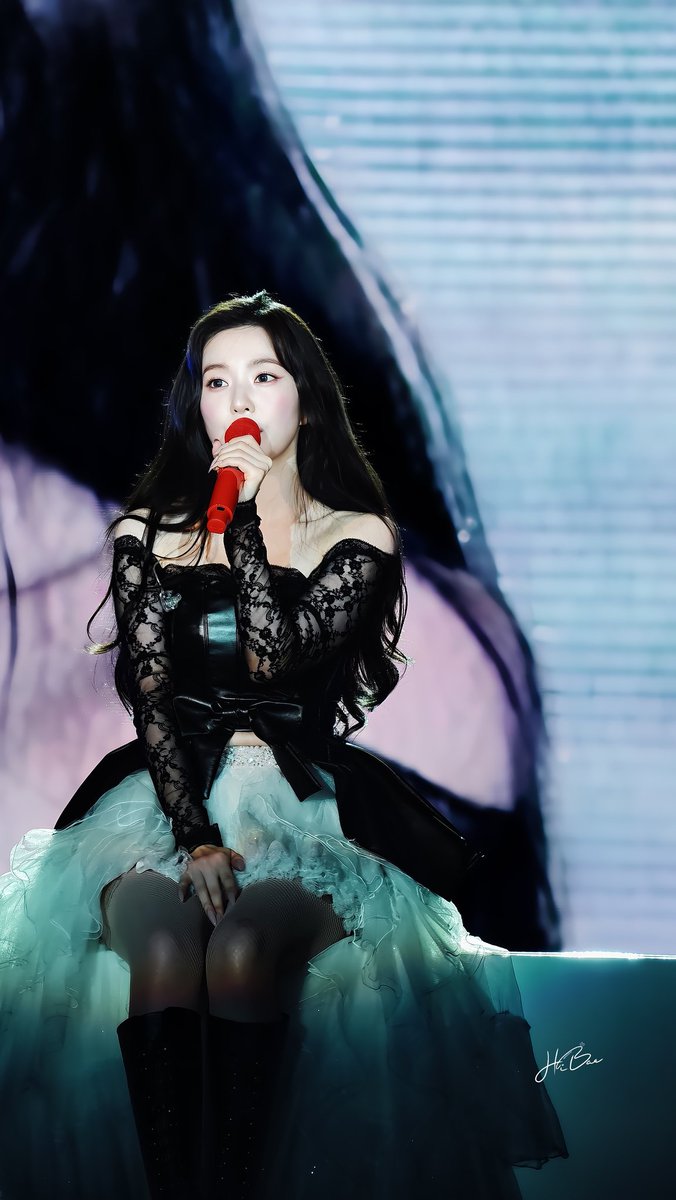 hi_nb616's tweet photo. 🐰🌕

#IRENE  #아이린
#IRENEinBKK #IRENE_IWILL_in_BKK https://t.co/wbP9zkp54r